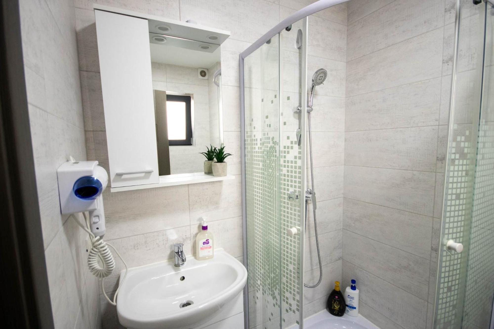 Astar Apartments - Small Rădăuţi Екстериор снимка